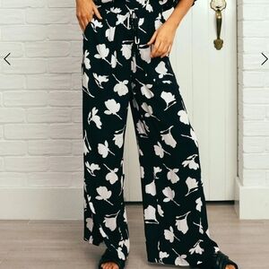 Harold's Elegant Black Silk Palazzo Pants Size 12